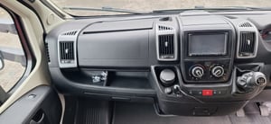 2012 Auto-Trail Apache 700 — photo 21 of 33