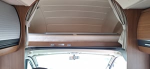 2012 Auto-Trail Apache 700 — photo 16 of 33