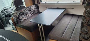 2012 Auto-Trail Apache 700 — photo 24 of 33