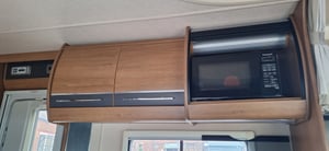 2012 Auto-Trail Apache 700 — photo 25 of 33