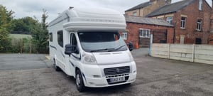 2012 Auto-Trail Apache 700 — photo 4 of 33