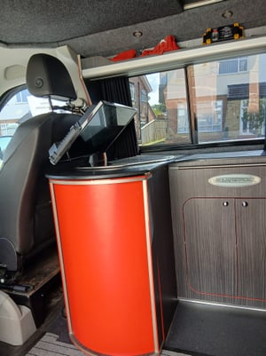 2011 Volkswagen Campervan — photo 8 of 9
