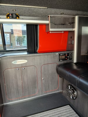 2011 Volkswagen Campervan — photo 9 of 9