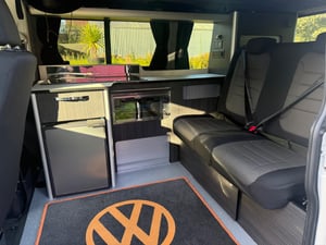2021 Volkswagen Caravelle — photo 8 of 9