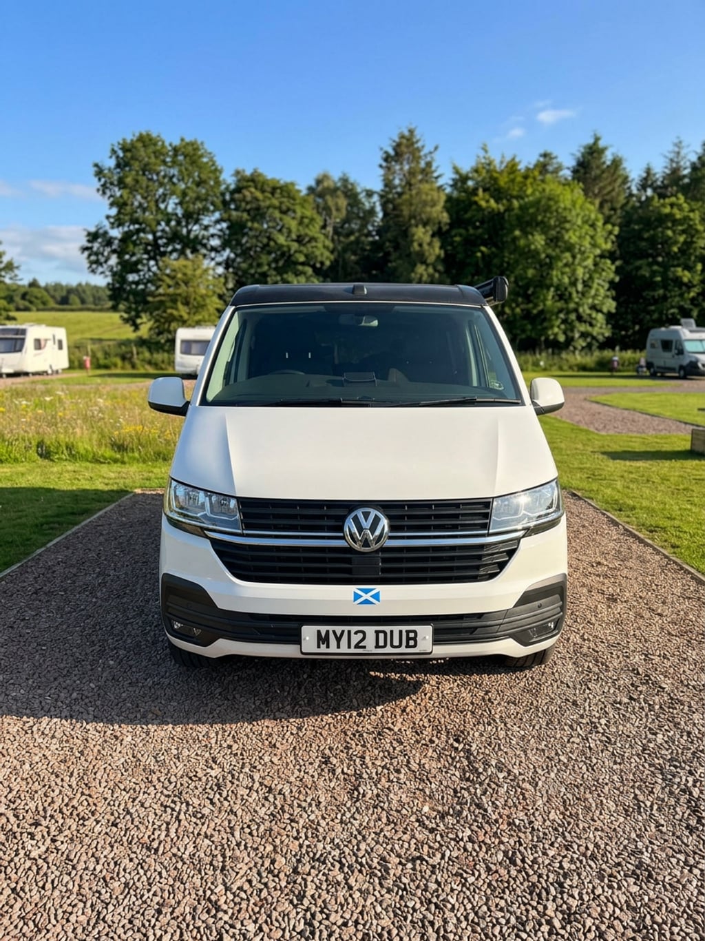 2021 Volkswagen Caravelle - Image 1