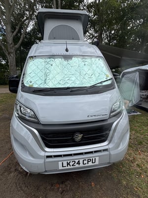 2024 Auto-Trail Expedition 68 — photo 3 of 12