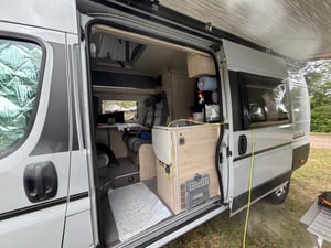 2024 Auto-Trail Expedition 68 — photo 7 of 12