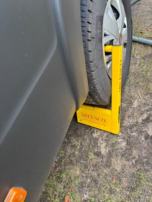 2024 Auto-Trail Expedition 68 — photo 8 of 12