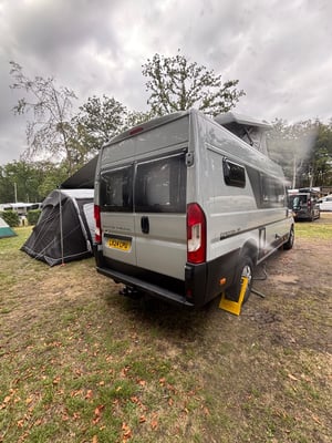 2024 Auto-Trail Expedition 68 — photo 10 of 12