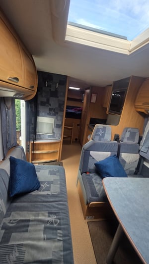 2006 Burstner Fixed bed model argos 747.2 — photo 6 of 25