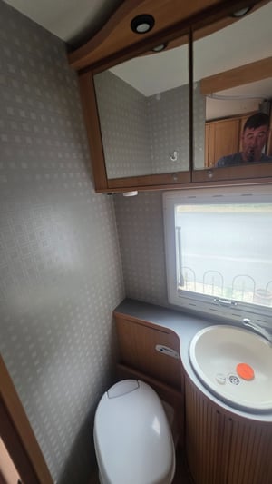 2006 Burstner Fixed bed model argos 747.2 — photo 13 of 25