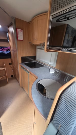 2006 Burstner Fixed bed model argos 747.2 — photo 19 of 25