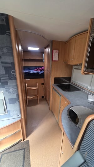 2006 Burstner Fixed bed model argos 747.2 — photo 22 of 25
