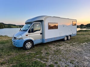 2006 Burstner Delfin T821