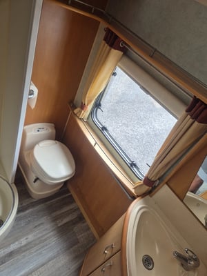 2004 Swift Lifestyle 600s — photo 1 of 10