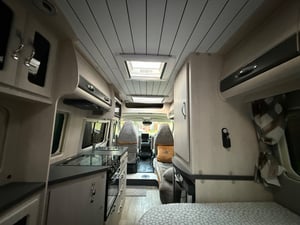 2025 Auto-Sleepers Kingham — photo 3 of 9