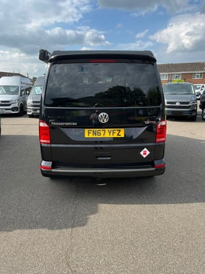 2017 Volkswagen Transporter T6 — photo 5 of 16