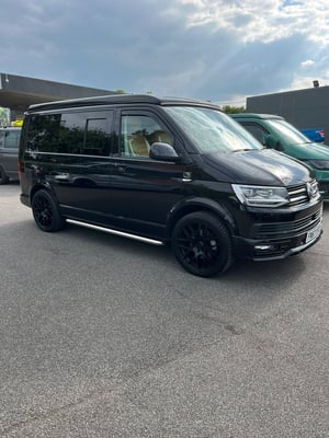 2017 Volkswagen Transporter T6 — photo 6 of 16
