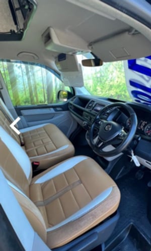 2017 Volkswagen Transporter T6 — photo 15 of 16