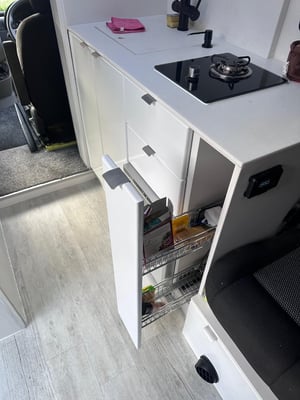2018 Mitsubishi Canter — photo 19 of 33