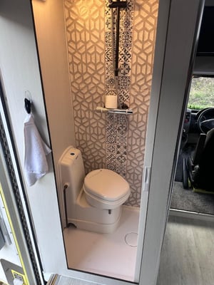 2018 Mitsubishi Canter — photo 32 of 33