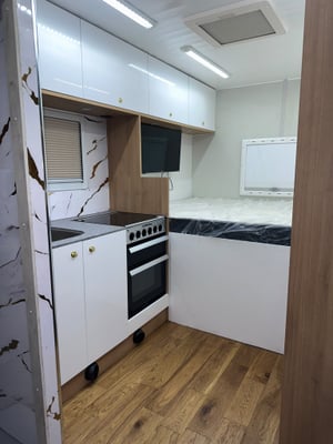2018 Mitsubishi Canter — photo 43 of 53