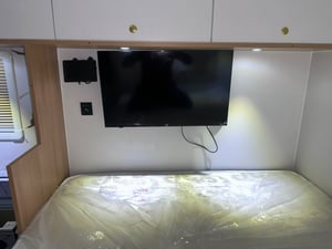 2018 Mitsubishi Canter — photo 48 of 53