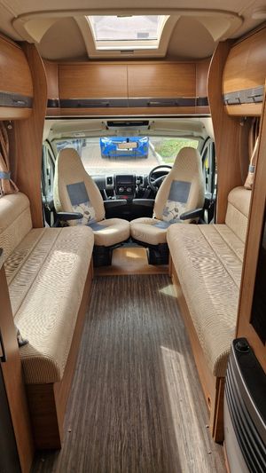 2012 Auto-Trail Tracker EKS — photo 8 of 17