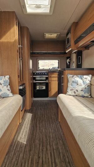 2012 Auto-Trail Tracker EKS — photo 14 of 17