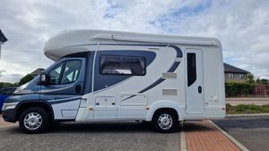 2012 Auto-Trail Tracker EKS — photo 15 of 17