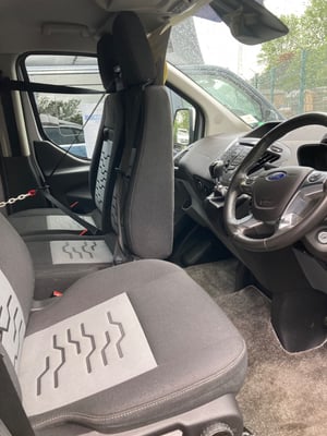 2017 Ford Transit — photo 4 of 6