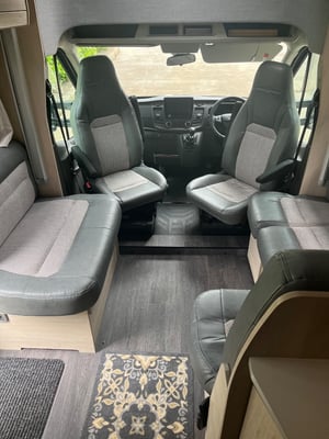 2021 Auto-Trail F-Line F72 — photo 10 of 19