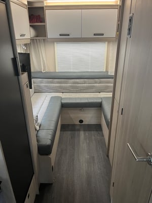 2021 Auto-Trail F-Line F72 — photo 16 of 19