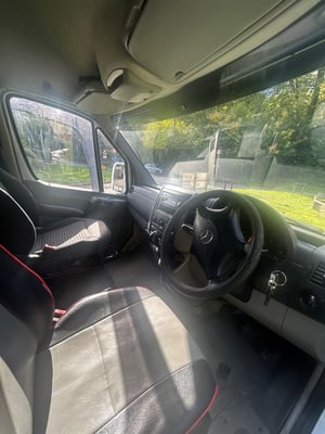 2007 Mercedes-Benz Sprinter — photo 10 of 16