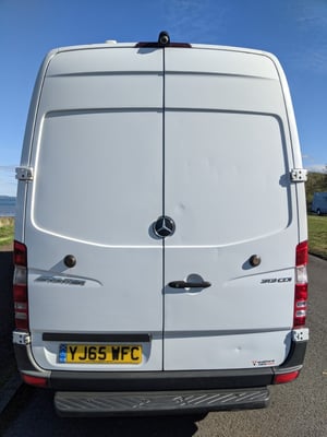2015 Mercedes-Benz Sprinter — photo 10 of 23