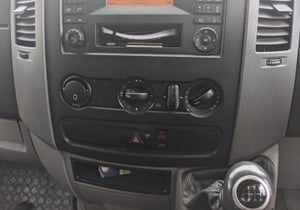 2015 Mercedes-Benz Sprinter — photo 13 of 23
