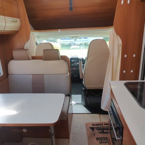 2013 Hymer Carado — photo 9 of 16