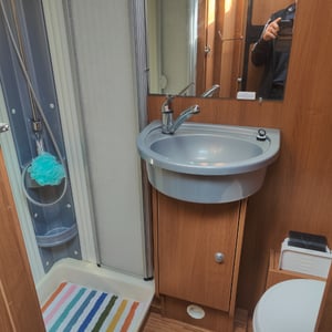 2013 Hymer Carado — photo 12 of 16