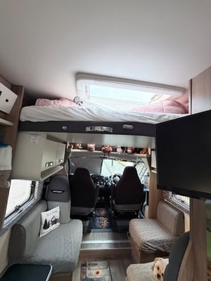 2018 Swift Escape 695 — photo 8 of 20