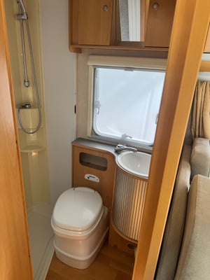 2009 Adria Adriatik Coral Sport — photo 15 of 19