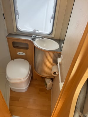 2009 Adria Adriatik Coral Sport — photo 17 of 19
