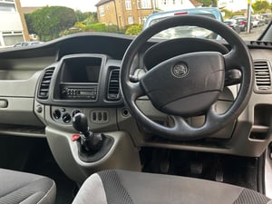 2011 Vauxhall Vivaro — photo 5 of 22