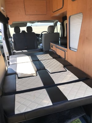 2011 Vauxhall Vivaro — photo 13 of 22