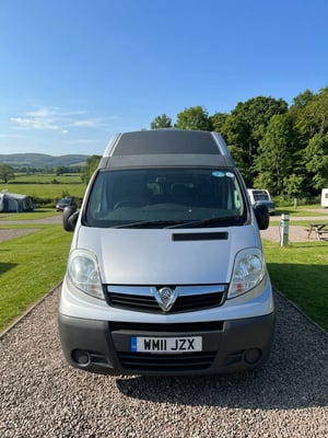 2011 Vauxhall Vivaro — photo 1 of 22
