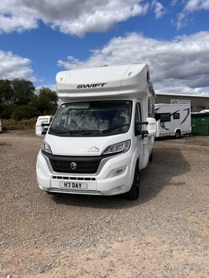 2023 Swift Edge 486 — photo 14 of 42