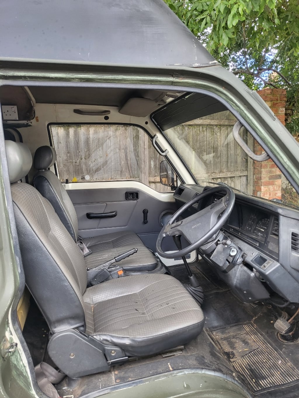 1991 Nissan Urvan - Image 1