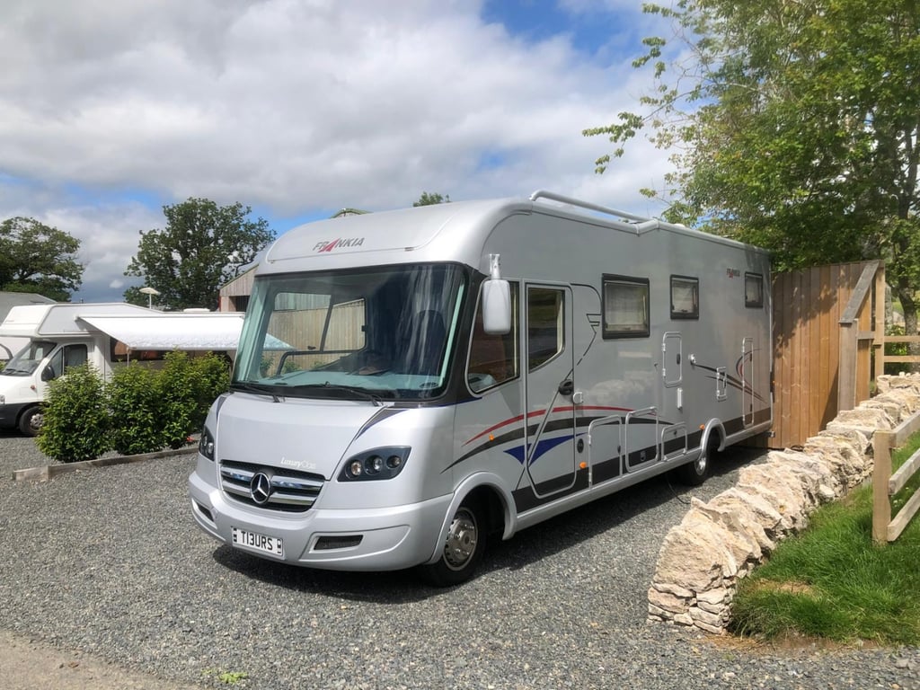 2007 Frankia I8400gd Luxury Class - Image 1