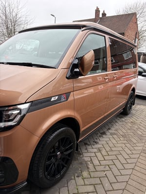 2022 Volkswagen T6.1 Campervan — photo 6 of 22