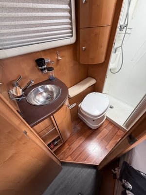 2007 Rapido 9087DF — photo 17 of 20