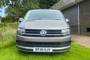 2019 Volkswagen Transporter T6 — photo 1 of 11